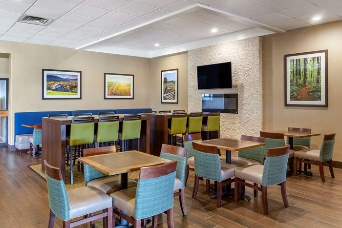 COMFORT INN & SUITES $152 ($̶1̶6̶9̶) - Updated 2024 Prices & Hotel ...