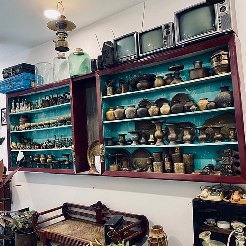 Any place in Colombo to buy antique stuff ? : r/srilanka