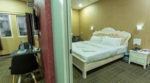 HOTEL PARK VICTORIA at 55B,Mirza Ghalib Street, Kolkata700016 , It's very close to Park Street the heart of the city and  On a street lined with restaurants, shops and bars, this polished hotel is a 3-minute walk from both The Maiden park, New market  and a metro station. It's 18 km from Netaji Subhash Chandra Bose International Airport.