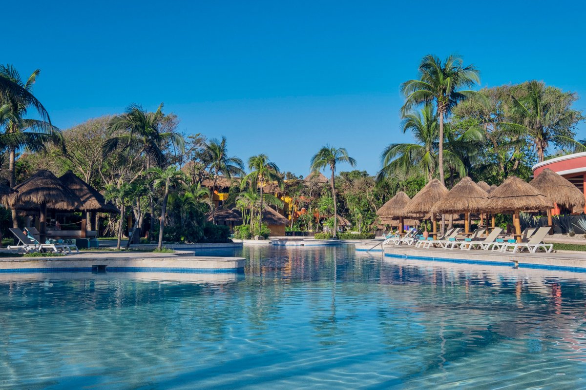 Iberostar Waves Tucan Pool: Pictures & Reviews - Tripadvisor