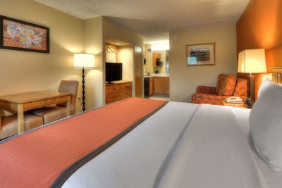 Hotel photo 19 of Econo Lodge Riverside.