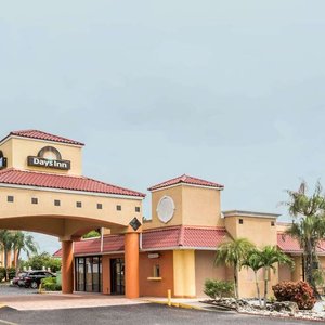 Welcome to the Days Inn Fort Myers