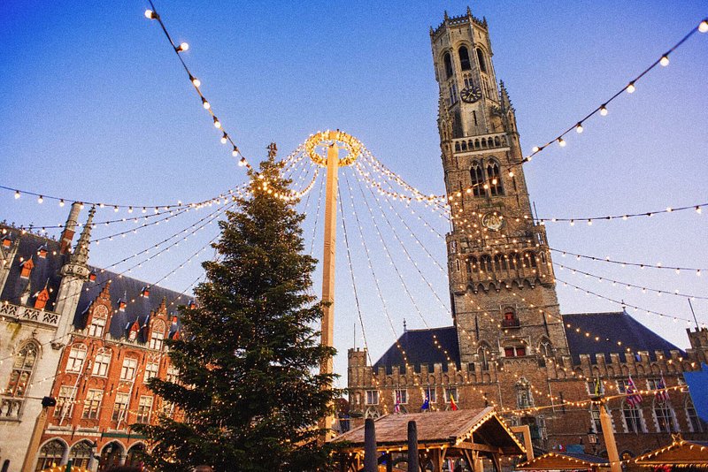 Brügge julmarknad i Belgien