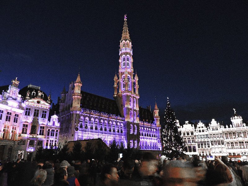 Bryssels julmarknad på Grand-Place i Belgien