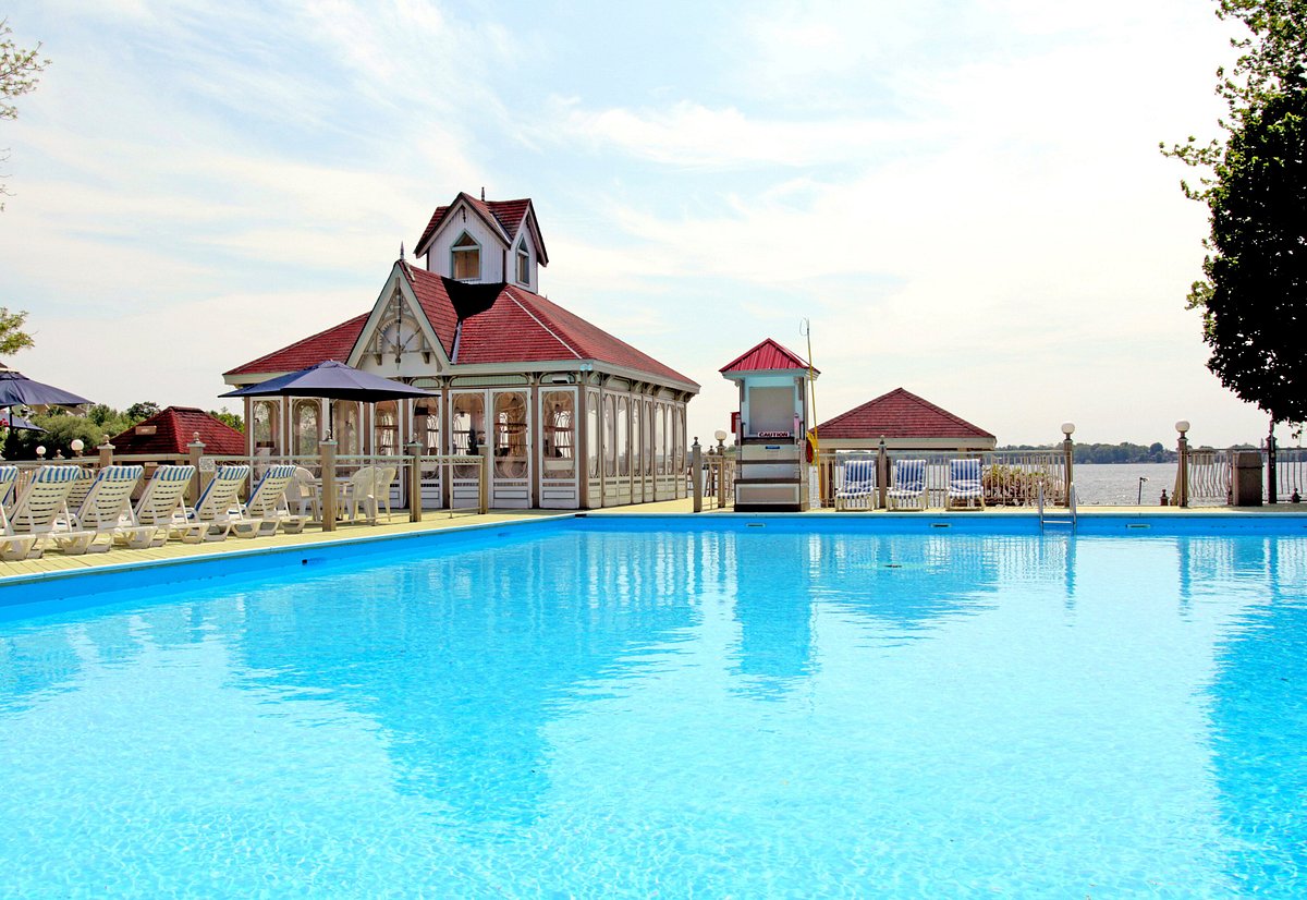 Fern Resort, hotel in Orillia