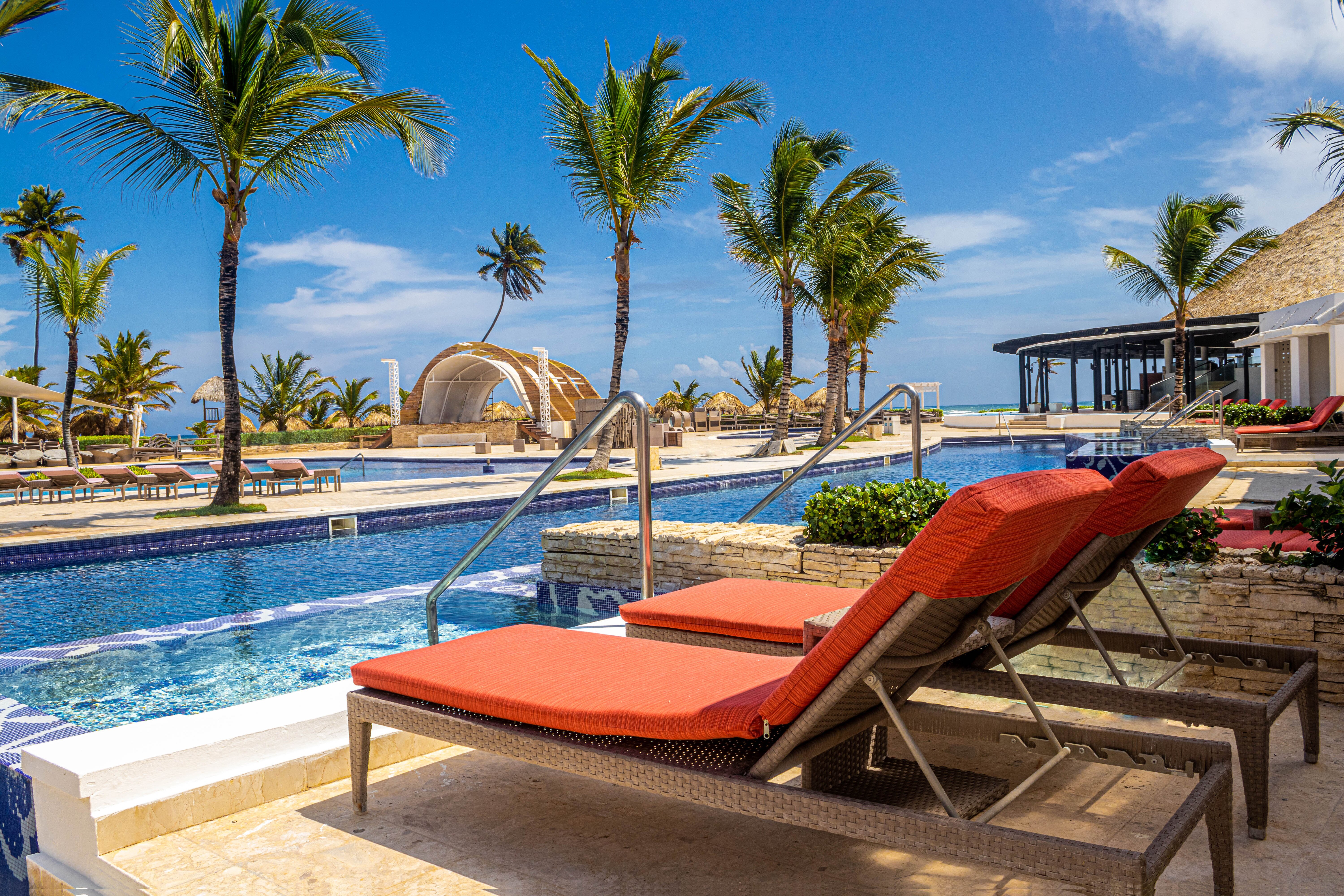 ROYALTON CHIC PUNTA CANA AN AUTOGRAPH COLLECTION