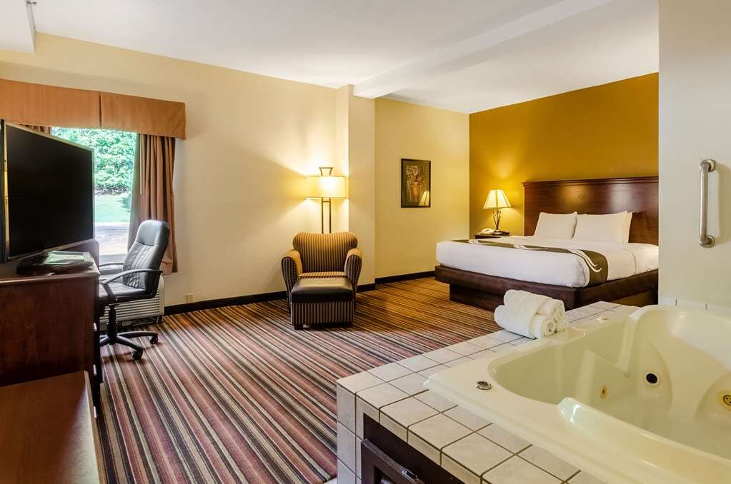 Hotel photo 10 of Quality Inn Danville.