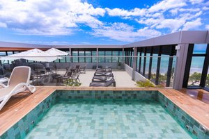 Piscina e praia