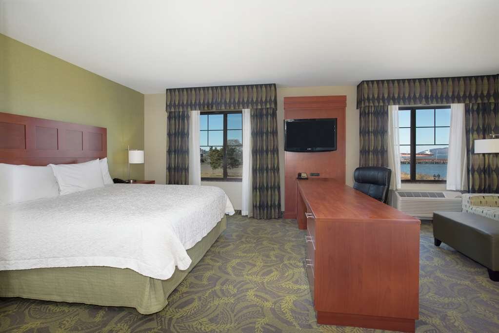 Hotel photo 103 of Hampton Inn & Suites Astoria.