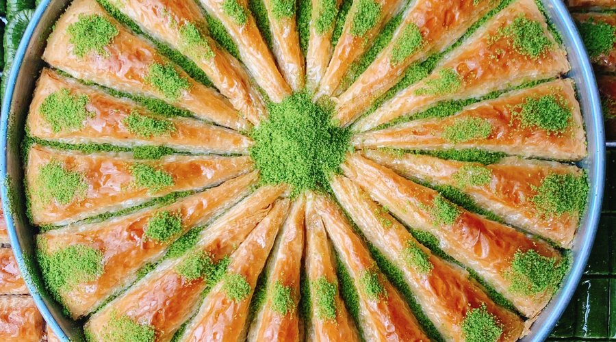 Antep Fıstıklı Havuç Dilim Baklava