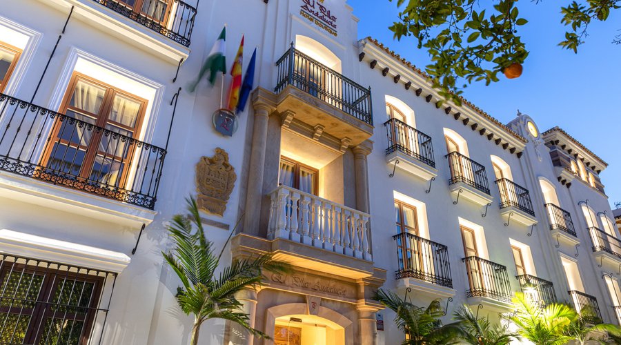 ATARDECER FACHADA HOTEL SILKEN EL PILAR ANDALUCÍA