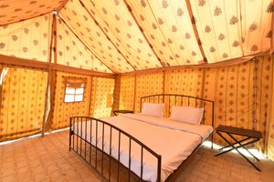 Room & Suite