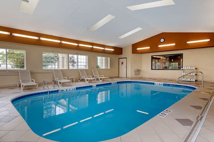 Comfort Suites - Columbus / Clara St Pool Pictures & Reviews - Tripadvisor