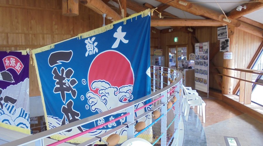 通路にも大漁旗
