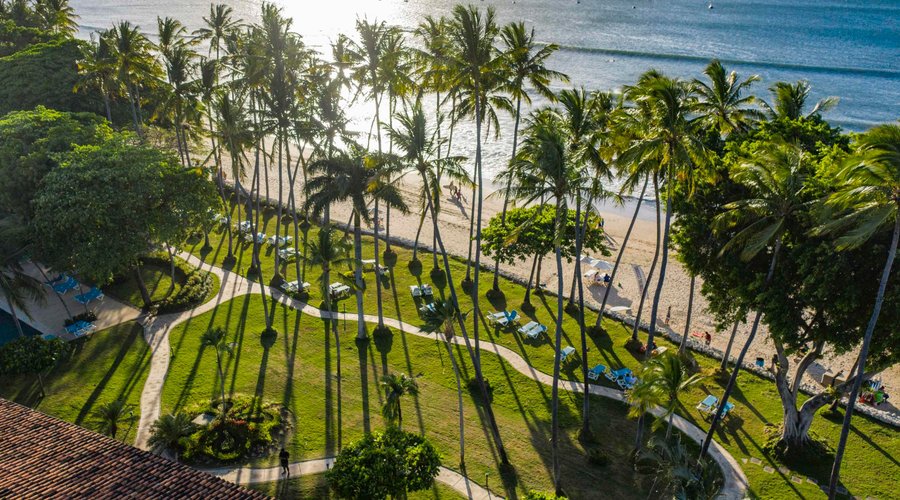Tamarindo Diria beachfront area