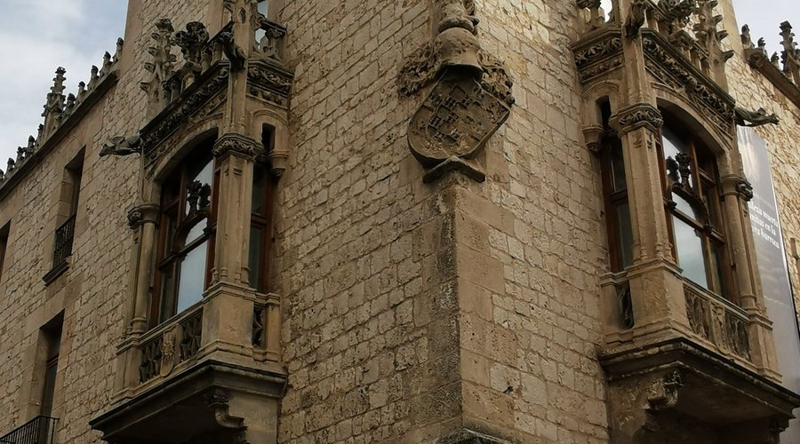 Casa del Cordón.