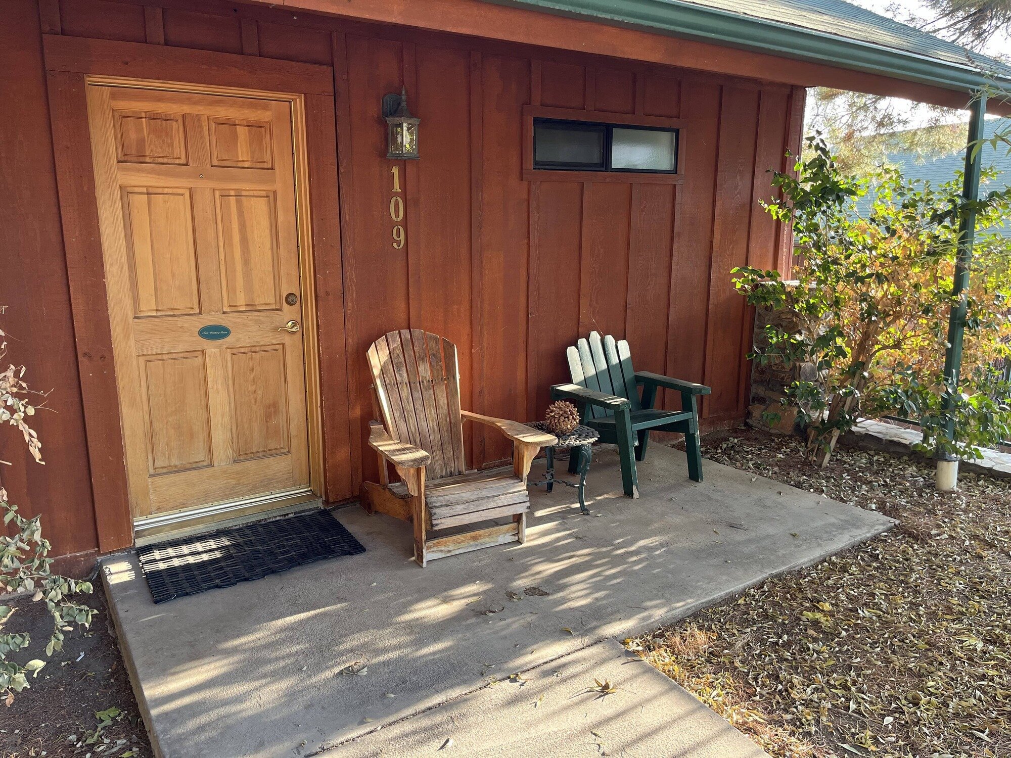 WHISPERING PINES LODGE - Updated 2024 Prices & Inn Reviews (Kernville, CA)