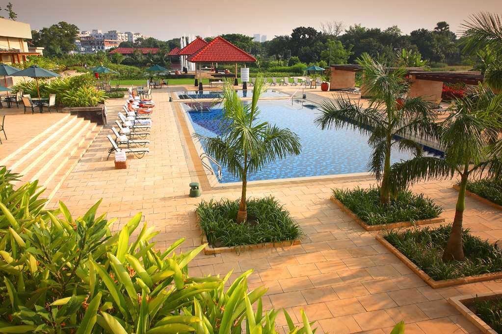 Radisson Blu Dhaka Water Garden Pool Pictures & Reviews - Tripadvisor