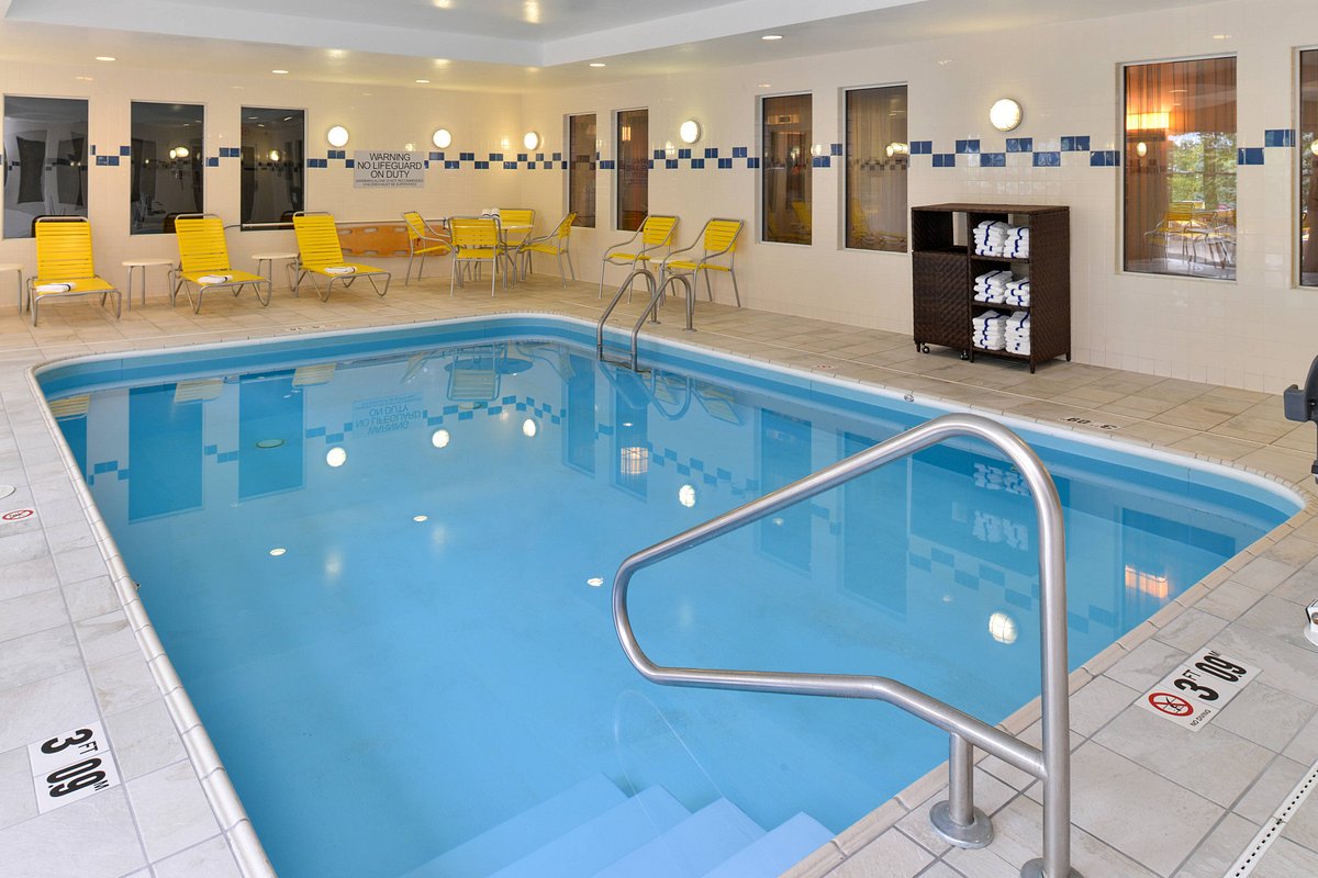 hotels in mishawaka indiana with indoor pool