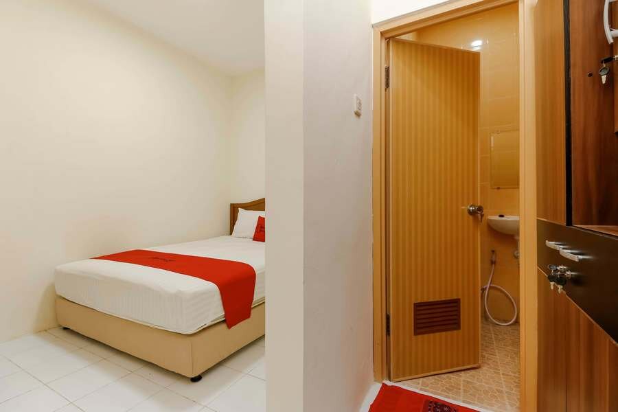 REDDOORZ PLUS NEAR CIPUTRA WORLD KUNINGAN 2 (Jakarta) - Hotel Reviews ...