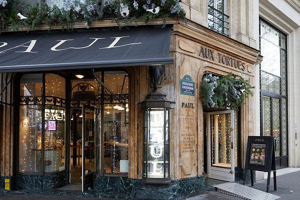 Ouverture d'une boulangerie « artisanale » sur les Champs-Élysées