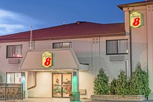 Super 8 by Wyndham Niagara Falls NY in Niagara Falls, image may contain: Hotel, Building, Architecture, Resort