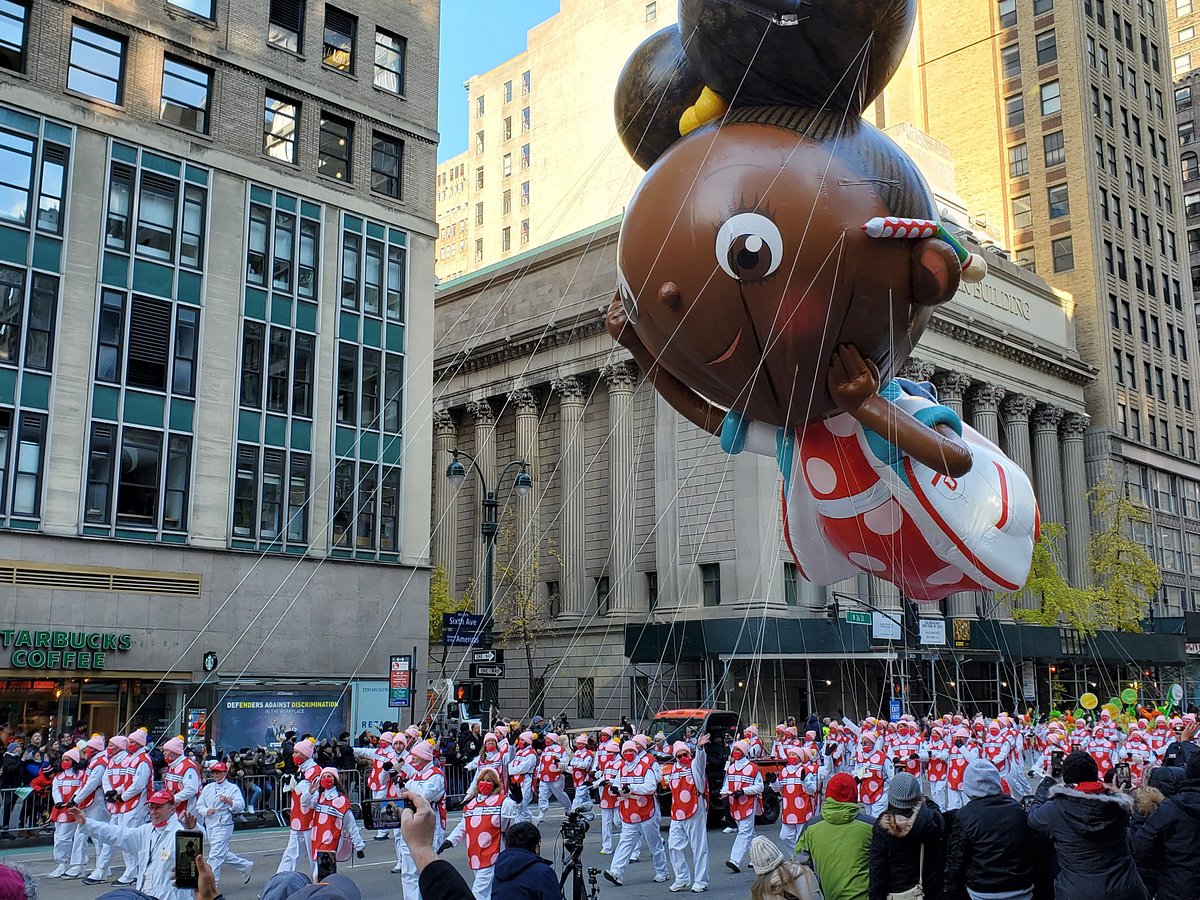 2023 Macy's Thanksgiving Day Parade Viewing Brunch at Toast Cafe