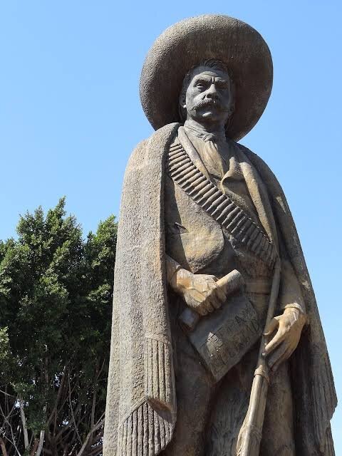 Monumento A Emiliano Zapata 쿠아우틀라 Monumento A Emiliano Zapata의 리뷰