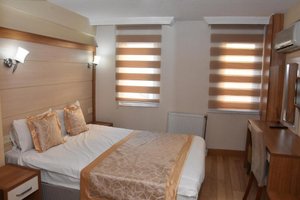 Room & Suite