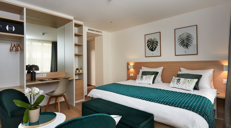 Chambre avec coin repas