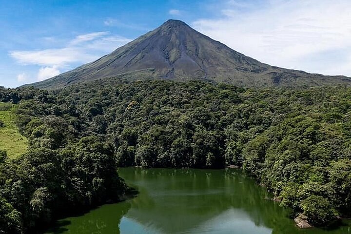 2023 Afternoon Tour to Arenal Volcano and Natural Hot Springs River