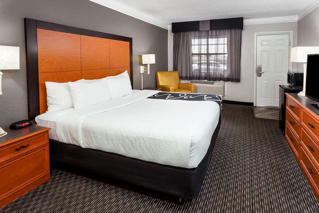 Hotel photo 49 of La Quinta Inn by Wyndham Laredo I-35.