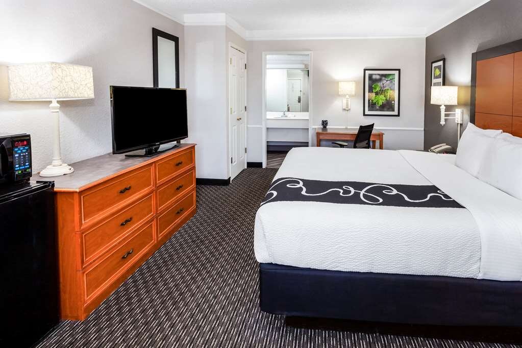 Hotel photo 44 of La Quinta Inn by Wyndham Laredo I-35.