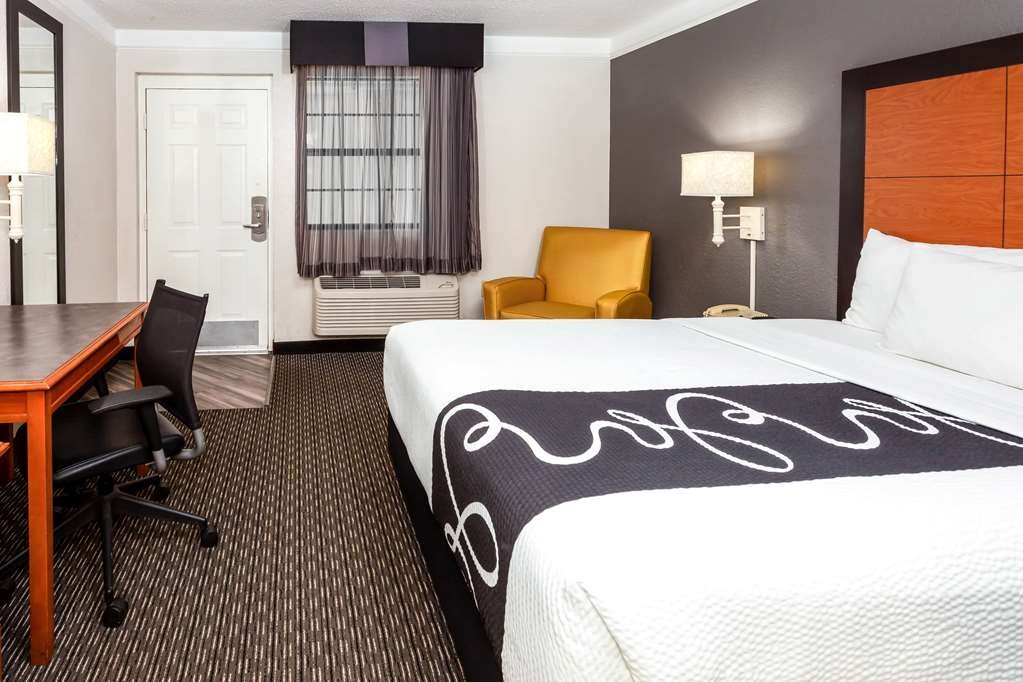 Hotel photo 38 of La Quinta Inn by Wyndham Laredo I-35.