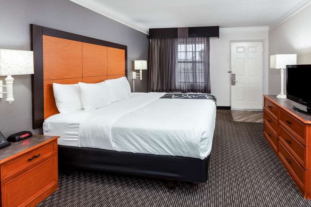 Hotel photo 37 of La Quinta Inn by Wyndham Laredo I-35.