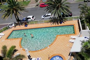 Pool & Beach