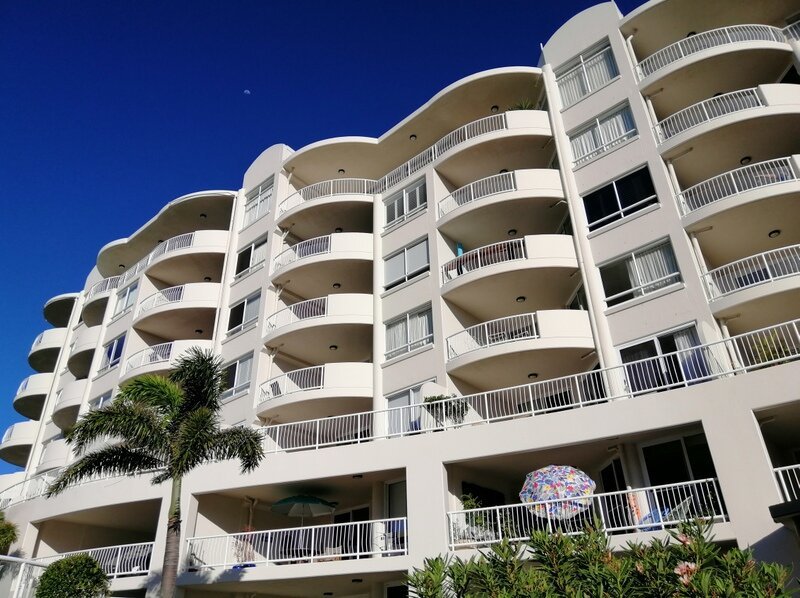 KIRRA BEACH APARTMENTS - Prices & Condominium Reviews (Coolangatta ...