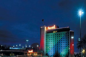 Harrah's Council Bluffs in Council Bluffs, image may contain: Hotel, Lighting, City, Office Building