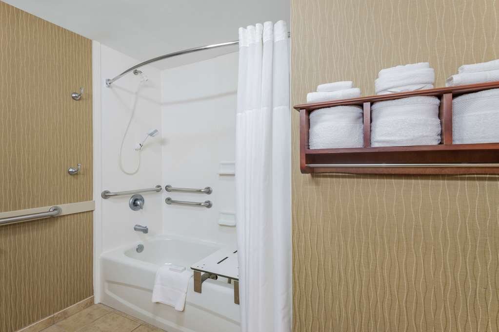 Hotel photo 73 of Hampton Inn Lincoln - Heritage Park.