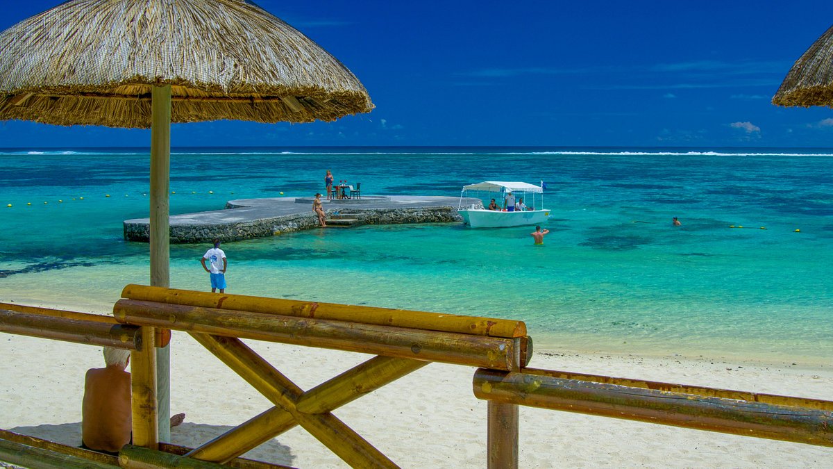 Le Peninsula Bay Beach Resort &amp; Spa, hotel in Mauritius