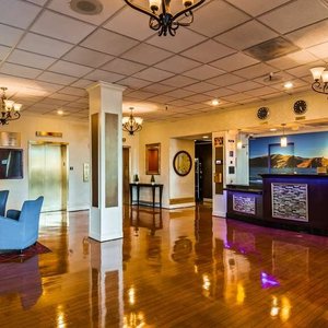 Lobby/Front Desk