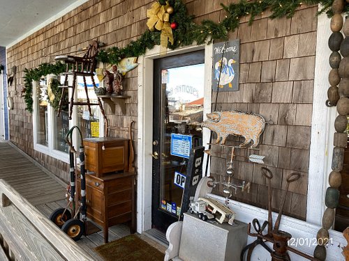 Southern Outer Banks Antiques Stores - Emerald Isle Antiques Shopping