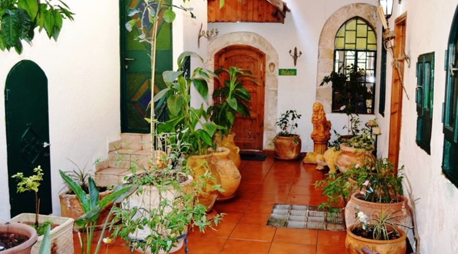 Jardin Entrance