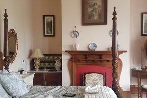 Room & Suite