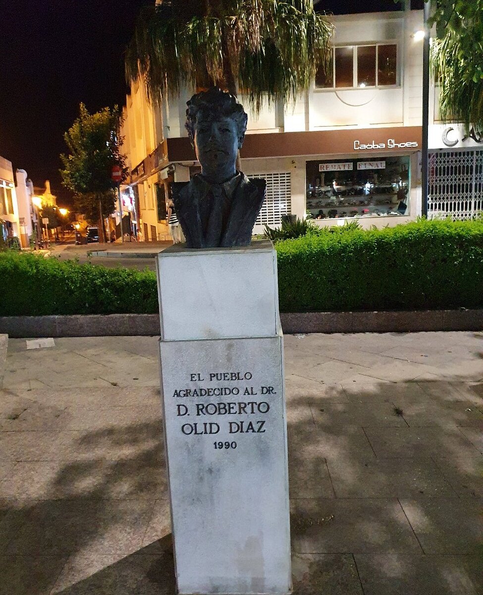 monumento-a-roberto-olid-diaz-benalmadena-what-to-know-before-you-go