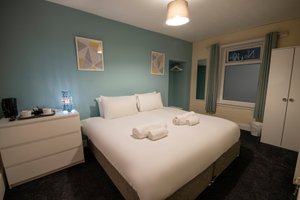 Room & Suite
