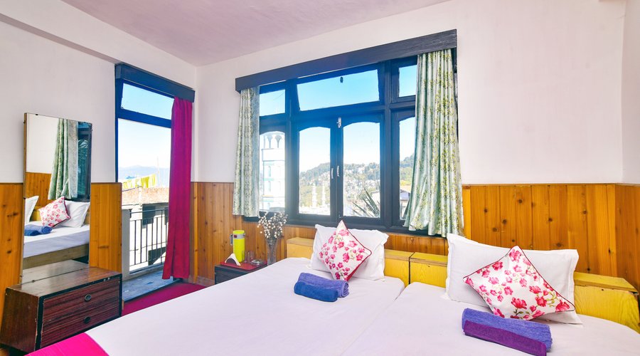 Darjeeling Hotels Summer Palace room with balcony and Kanchanjunga View