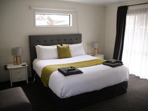 Room & Suite