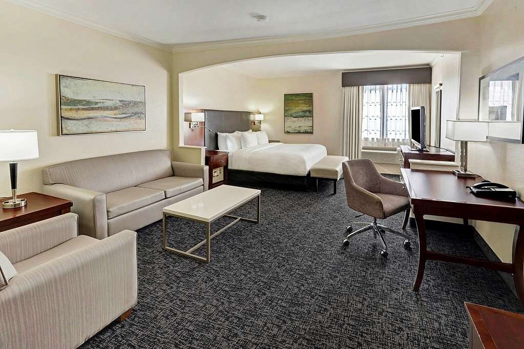 Best Western Plus Downtown Inn &amp; Suites โรงแรมใน ฮูสตัน