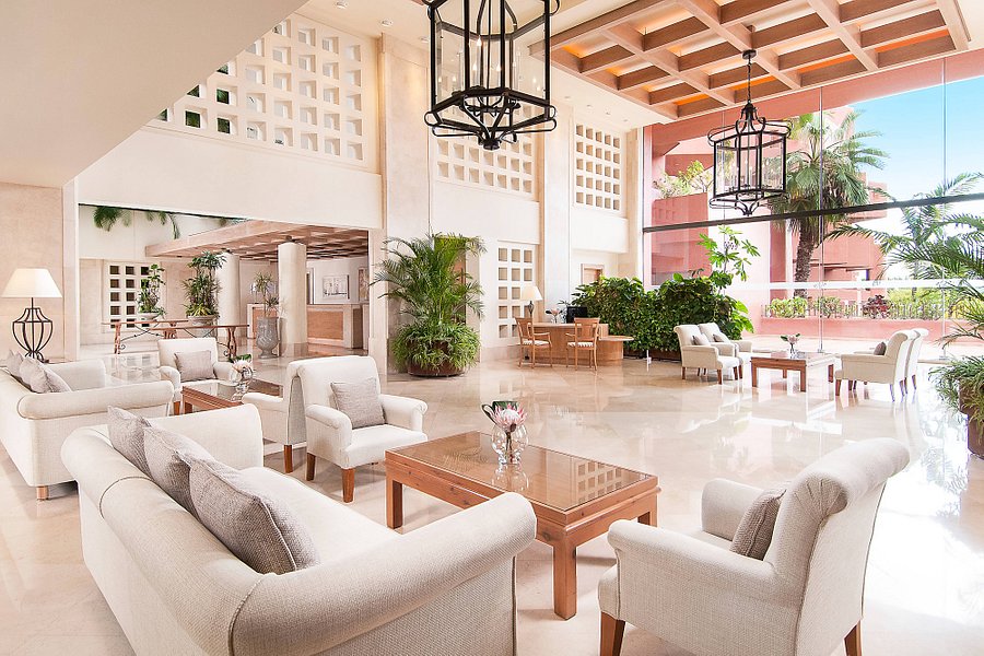 Sheraton La Caleta Resort Spa 162, Locker Lounge Mini Chandelier